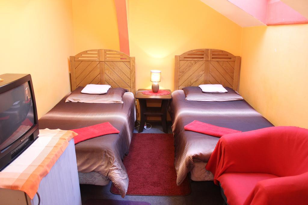 Pokoje Na Chmielnej 2 Hostel Warszawa Pokój zdjęcie