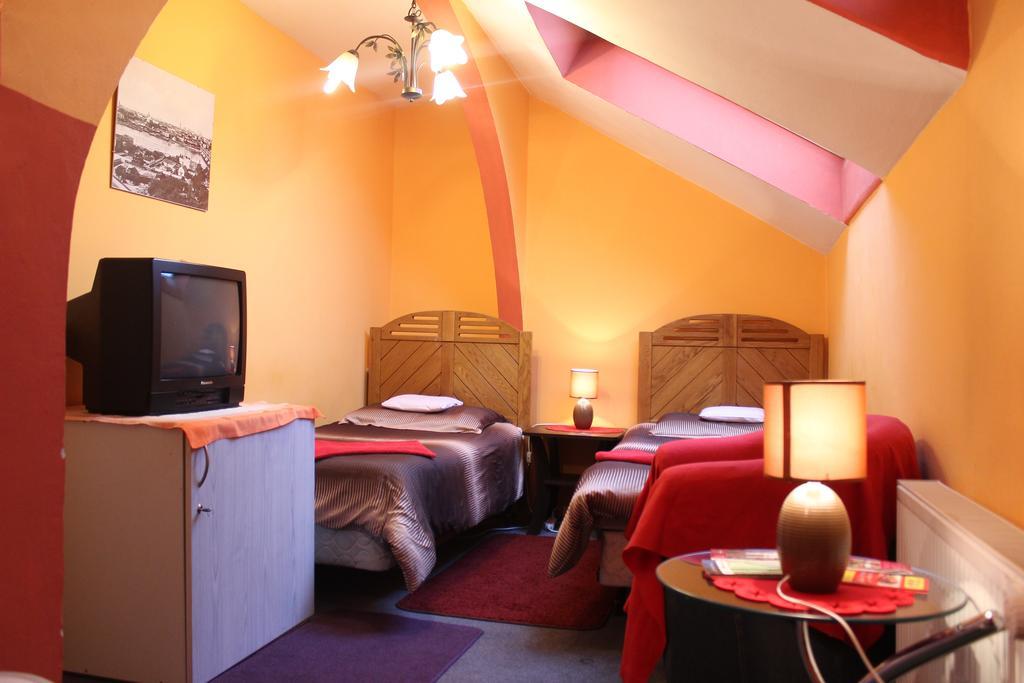 Pokoje Na Chmielnej 2 Hostel Warszawa Pokój zdjęcie