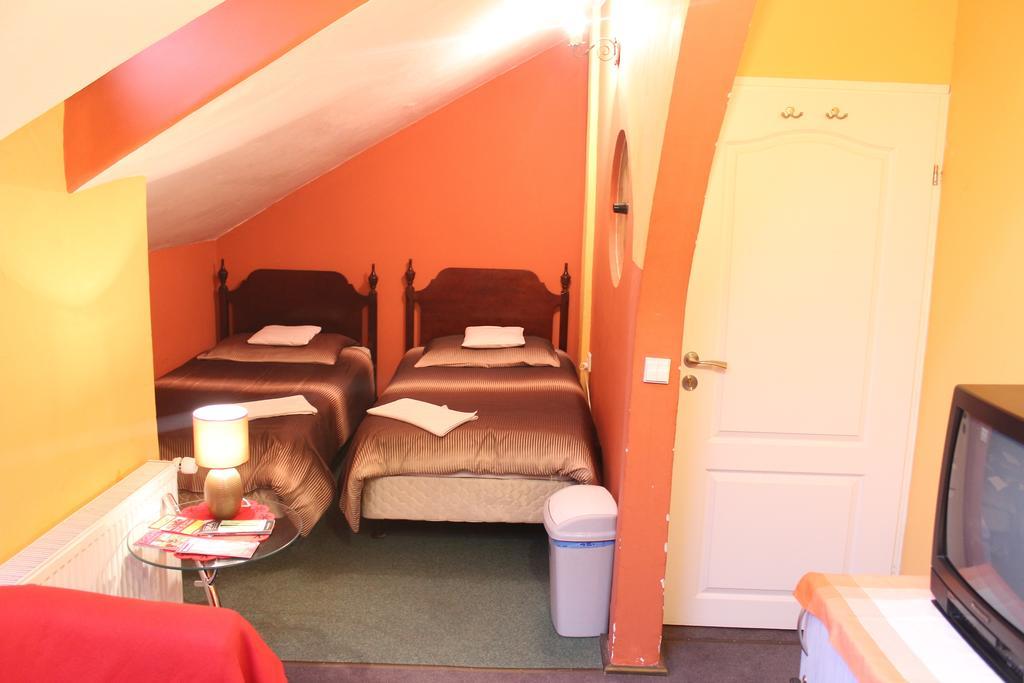 Pokoje Na Chmielnej 2 Hostel Warszawa Pokój zdjęcie