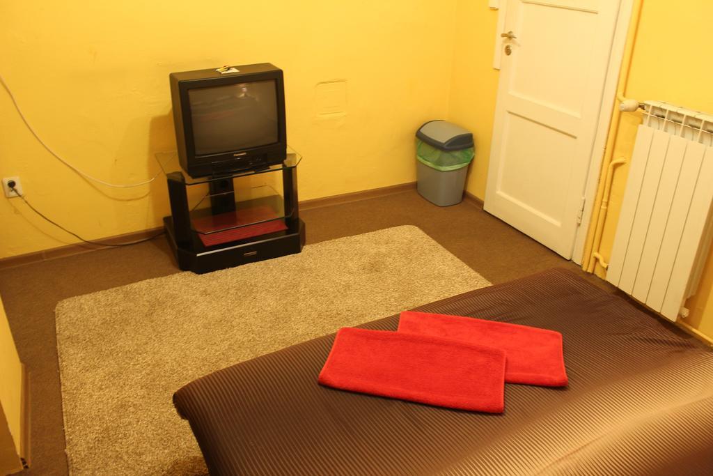 Pokoje Na Chmielnej 2 Hostel Warszawa Pokój zdjęcie