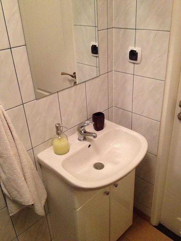 Pokoje Na Chmielnej 2 Hostel Warszawa Zewnętrze zdjęcie