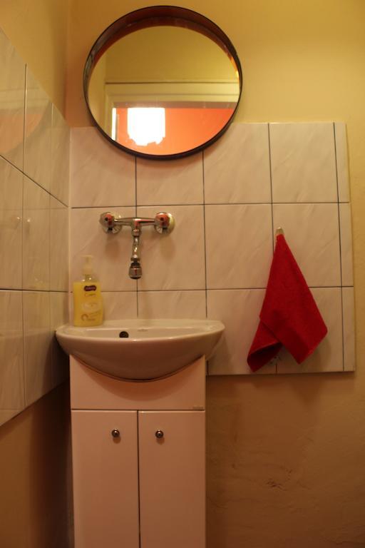 Pokoje Na Chmielnej 2 Hostel Warszawa Zewnętrze zdjęcie