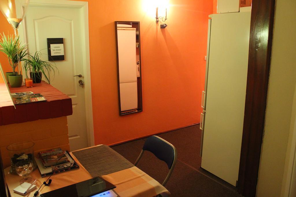 Pokoje Na Chmielnej 2 Hostel Warszawa Zewnętrze zdjęcie